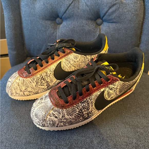 Lizard print Nike cortex worn once in the house - Picture 7 of 7